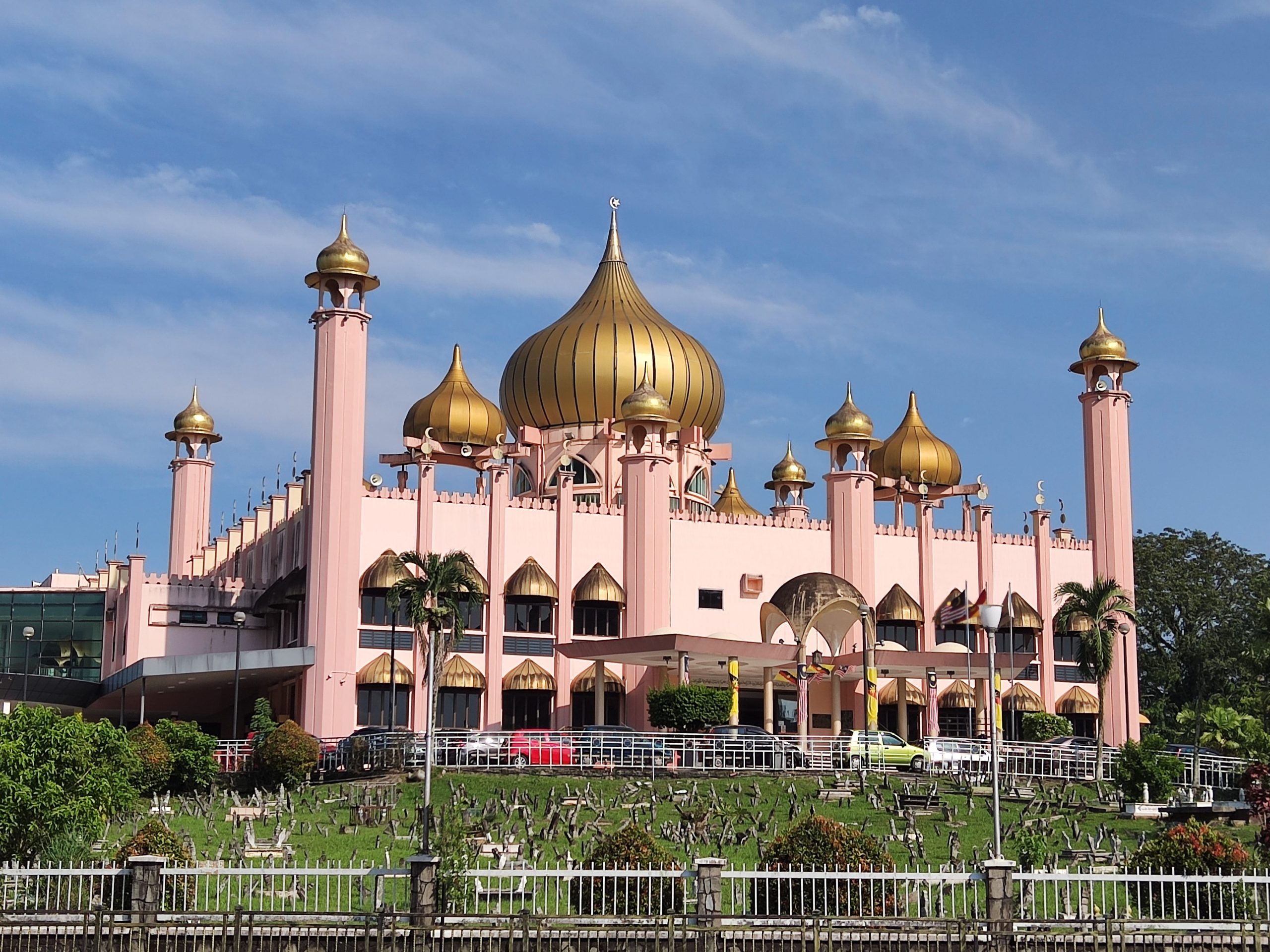 masjid bandaraya kuching scaled