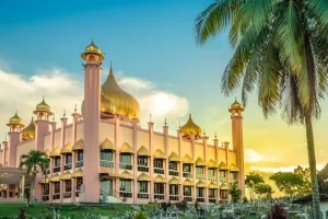 Masjid Cantik di Kuching, Sarawak: Keunikan dan Sejarahnya 2 Masjid Cantik di Kuching, Sarawak: Keunikan dan Sejarahnya