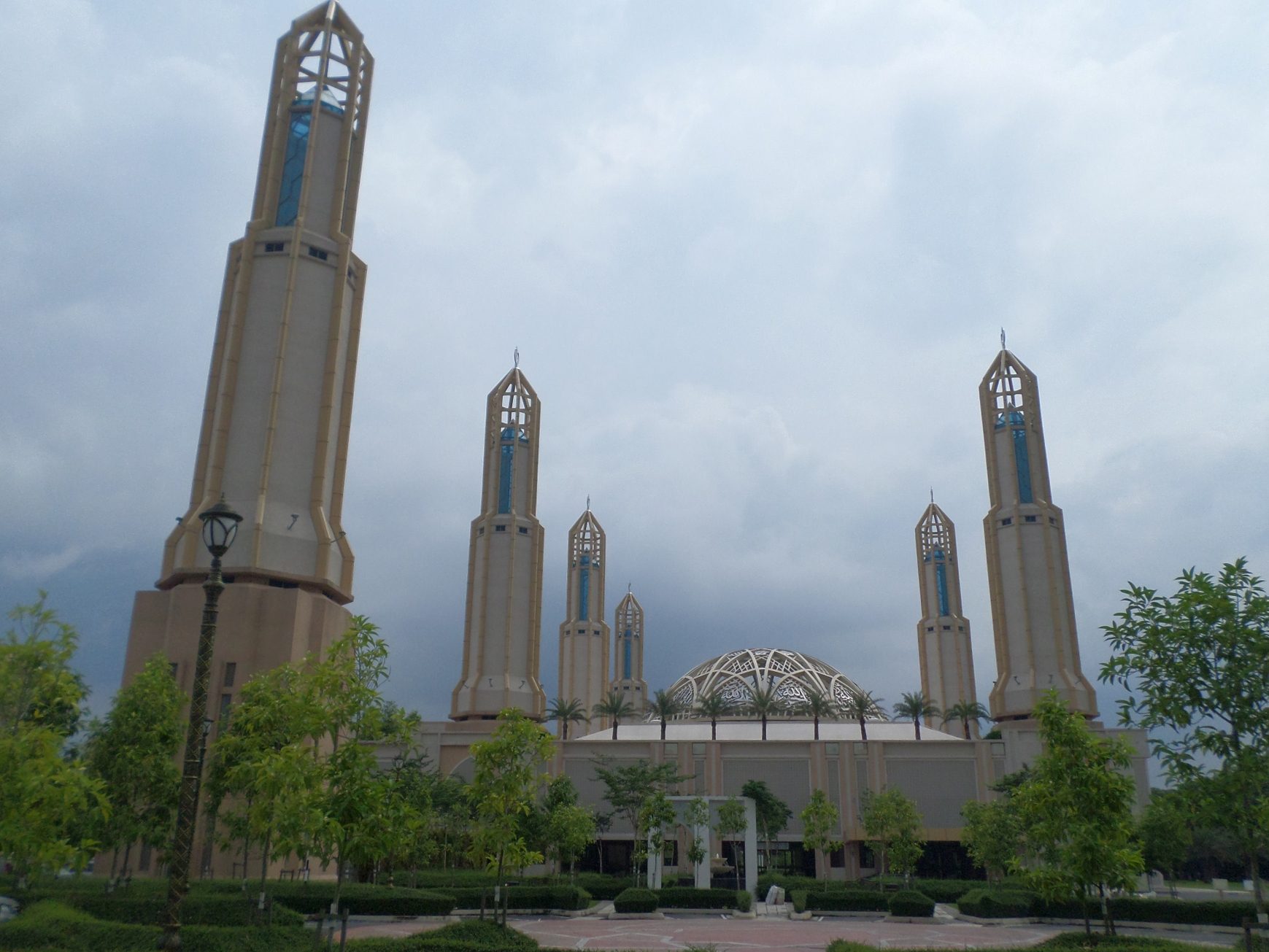 masjid di iskandar puteri keindahan dan kepentingan dalam komuniti