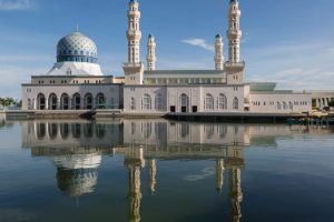 Masjid di Kota Kinabalu: Keindahan dan Sejarahnya 3 Masjid di Kota Kinabalu: Keindahan dan Sejarahnya
