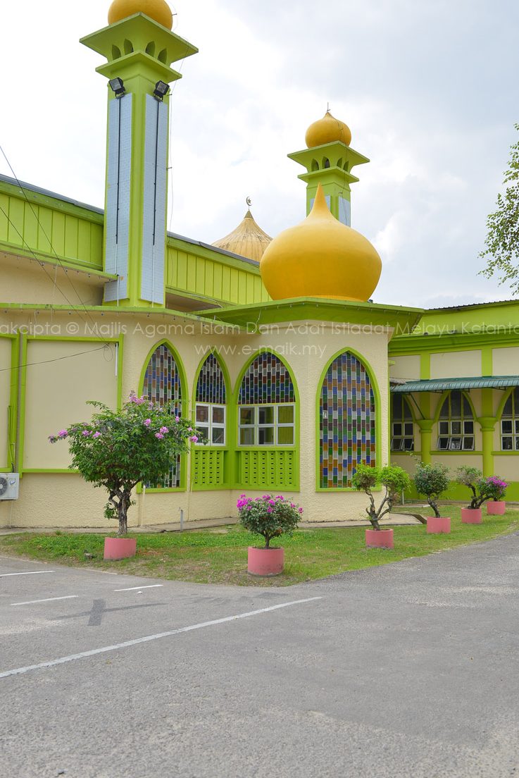 Masjid di Tanah Merah: Sejarah dan Keunikan 1 masjid di tanah merah sejarah dan keunikan