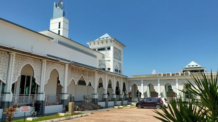 masjid kampung seberang takir