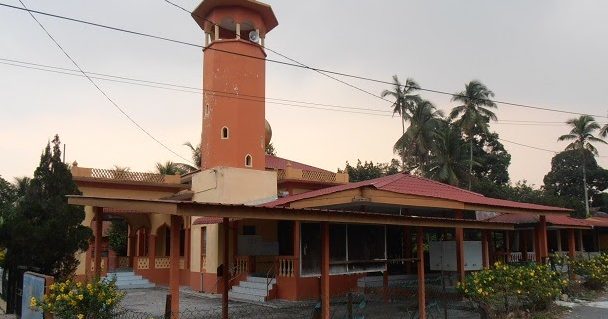 Masjid Mahmudiah Kampung Simpang Empat 1 masjid mahmudiah kampung simpang empat